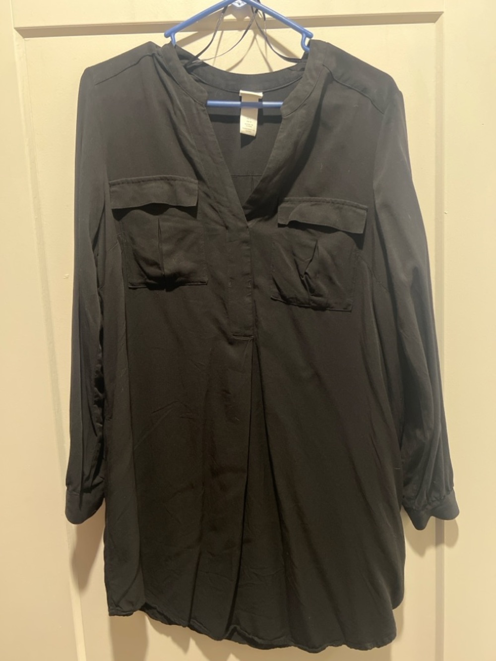 H&M Black Tunic Dress Size 6 Long Sleeve Flowy V-Neck Pocket Shift Dress